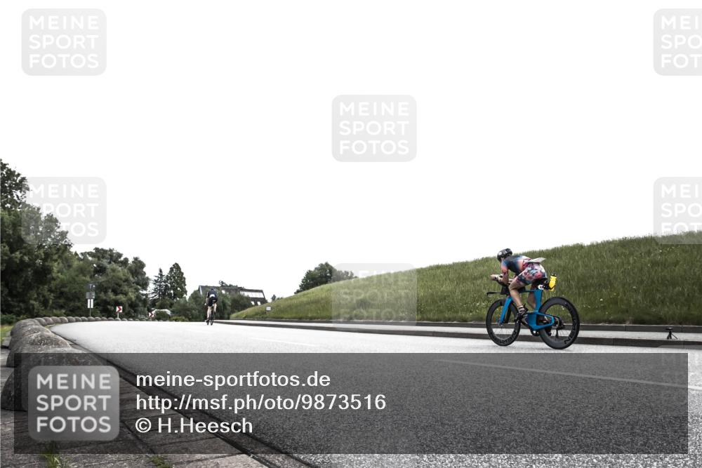 21.06.2026 - 29. Vierlanden-Triathlon H.Heesch http://msf.ph/oto/9873516 21.06.2026 12:30:32 Radfahren 133, 915, 925 meine-sportfotos.de
