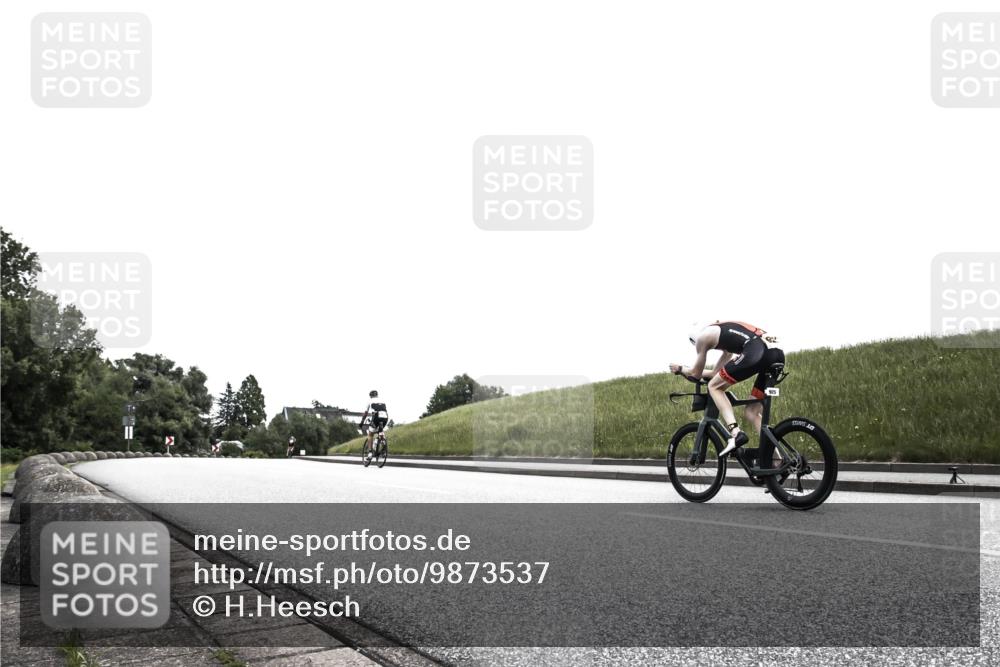 21.06.2026 - 29. Vierlanden-Triathlon H.Heesch http://msf.ph/oto/9873537 21.06.2026 12:30:41 Radfahren 669, 948 meine-sportfotos.de