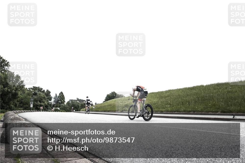21.06.2026 - 29. Vierlanden-Triathlon H.Heesch http://msf.ph/oto/9873547 21.06.2026 12:30:41 Radfahren 669, 948 meine-sportfotos.de