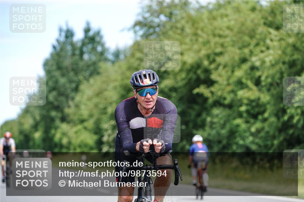 21.06.2026 - Viking Triathlon Michael Burmester http://msf.ph/oto/9873594 21.06.2026 12:50:22 Radfahren 26, 66, 101, 211, 261, 375, 549, 661 meine-sportfotos.de
