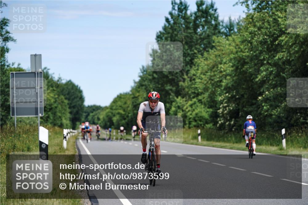 21.06.2026 - Viking Triathlon Michael Burmester http://msf.ph/oto/9873599 21.06.2026 12:50:24 Radfahren 26, 101, 211, 261, 375, 661 meine-sportfotos.de