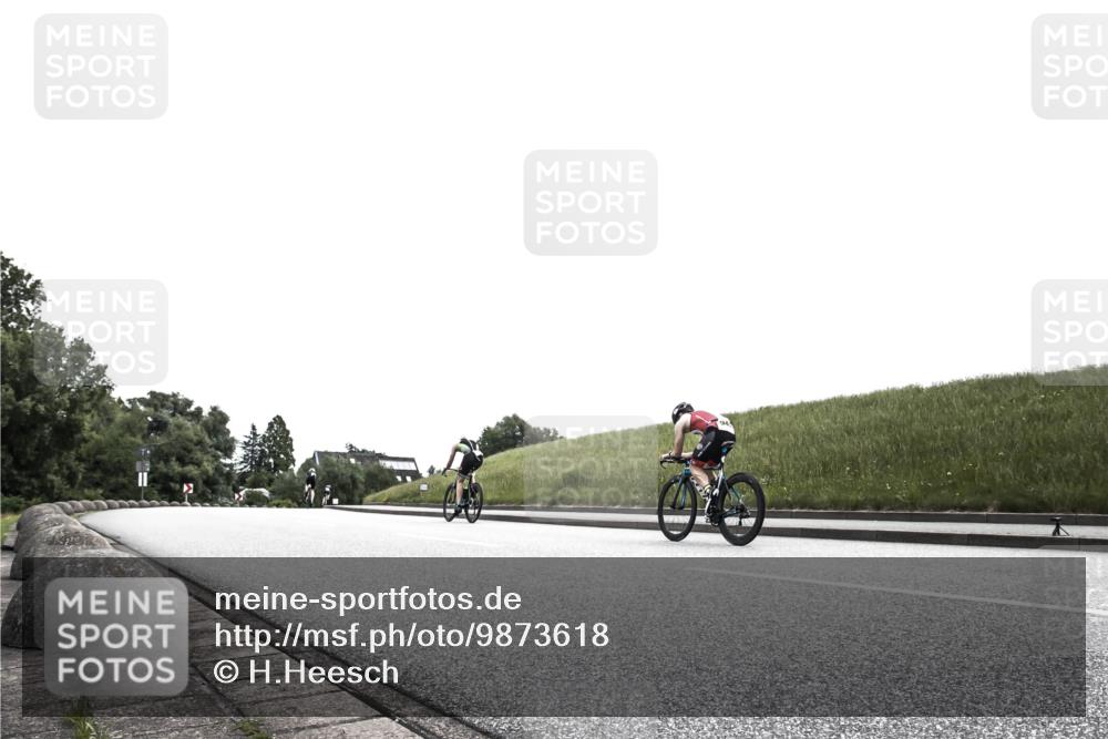 21.06.2026 - 29. Vierlanden-Triathlon H.Heesch http://msf.ph/oto/9873618 21.06.2026 12:31:25 Radfahren 882, 887 meine-sportfotos.de