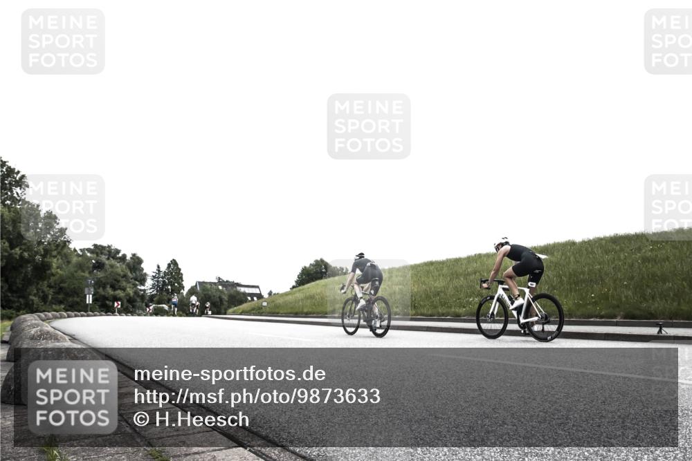 21.06.2026 - 29. Vierlanden-Triathlon H.Heesch http://msf.ph/oto/9873633 21.06.2026 12:31:30 Radfahren 658, 940 meine-sportfotos.de