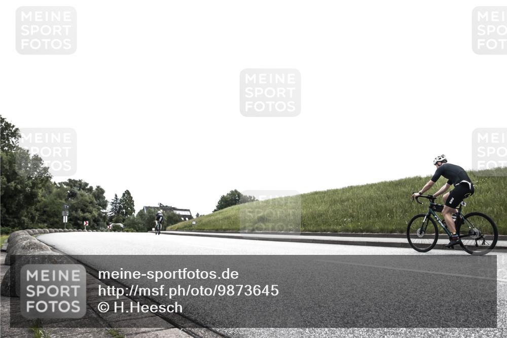 21.06.2026 - 29. Vierlanden-Triathlon H.Heesch http://msf.ph/oto/9873645 21.06.2026 12:31:37 Radfahren 901 meine-sportfotos.de