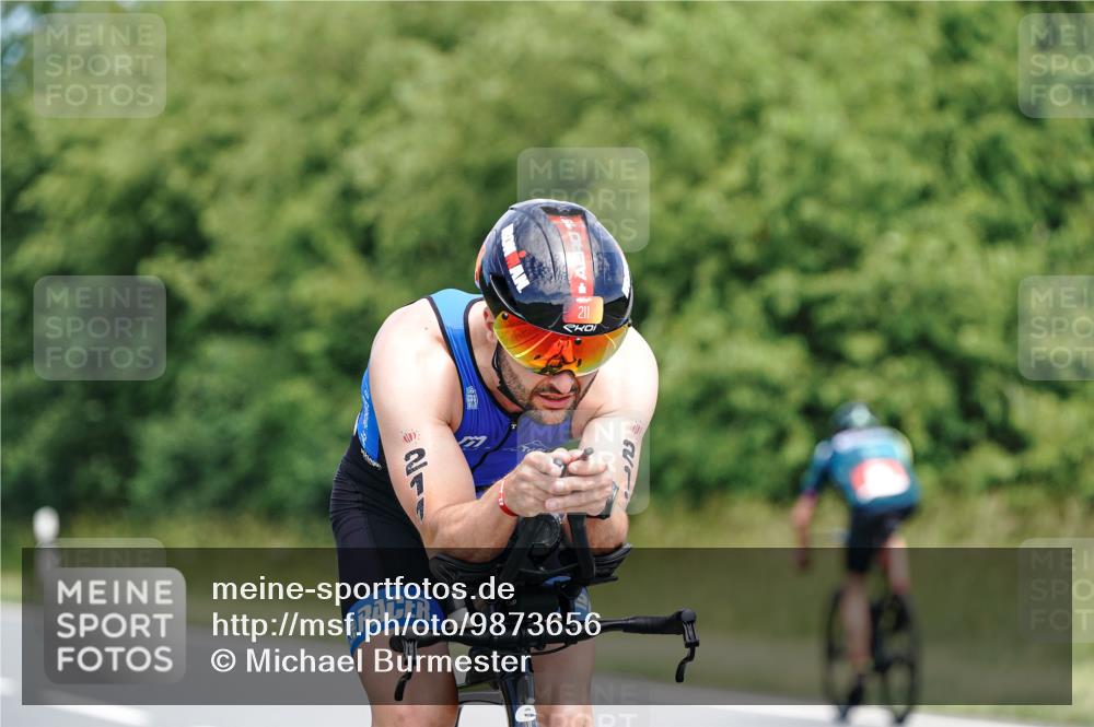 21.06.2026 - Viking Triathlon Michael Burmester http://msf.ph/oto/9873656 21.06.2026 12:50:40 Radfahren 26, 190, 211, 261, 326, 387, 463, 556 meine-sportfotos.de