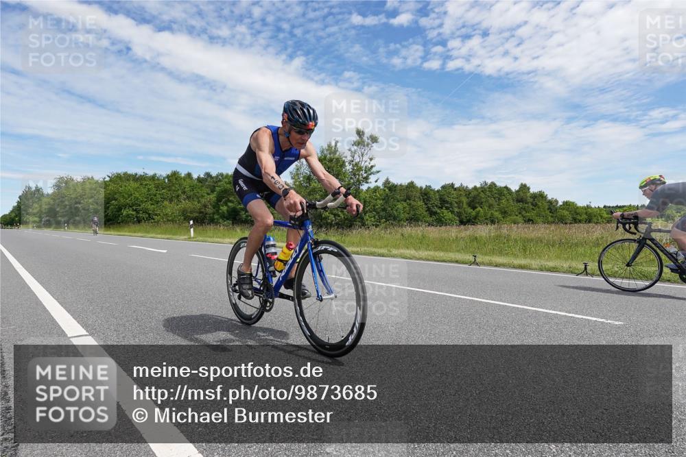21.06.2026 - Viking Triathlon Michael Burmester http://msf.ph/oto/9873685 21.06.2026 12:42:53 Radfahren 134, 158, 160, 318, 346 meine-sportfotos.de