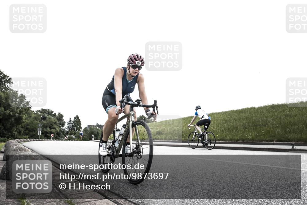 21.06.2026 - 29. Vierlanden-Triathlon H.Heesch http://msf.ph/oto/9873697 21.06.2026 12:32:06 Radfahren 776, 836, 932 meine-sportfotos.de