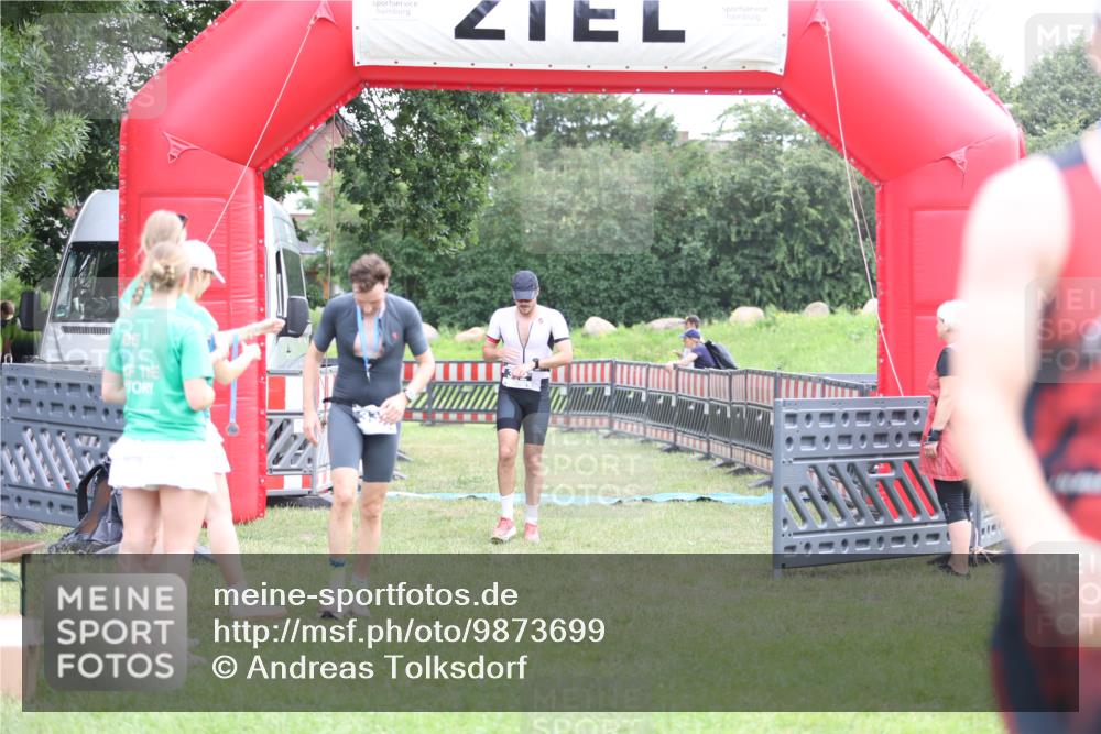 21.06.2026 - 29. Vierlanden-Triathlon Andreas Tolksdorf http://msf.ph/oto/9873699 21.06.2026 11:03:11 Ziel 312, 312 meine-sportfotos.de