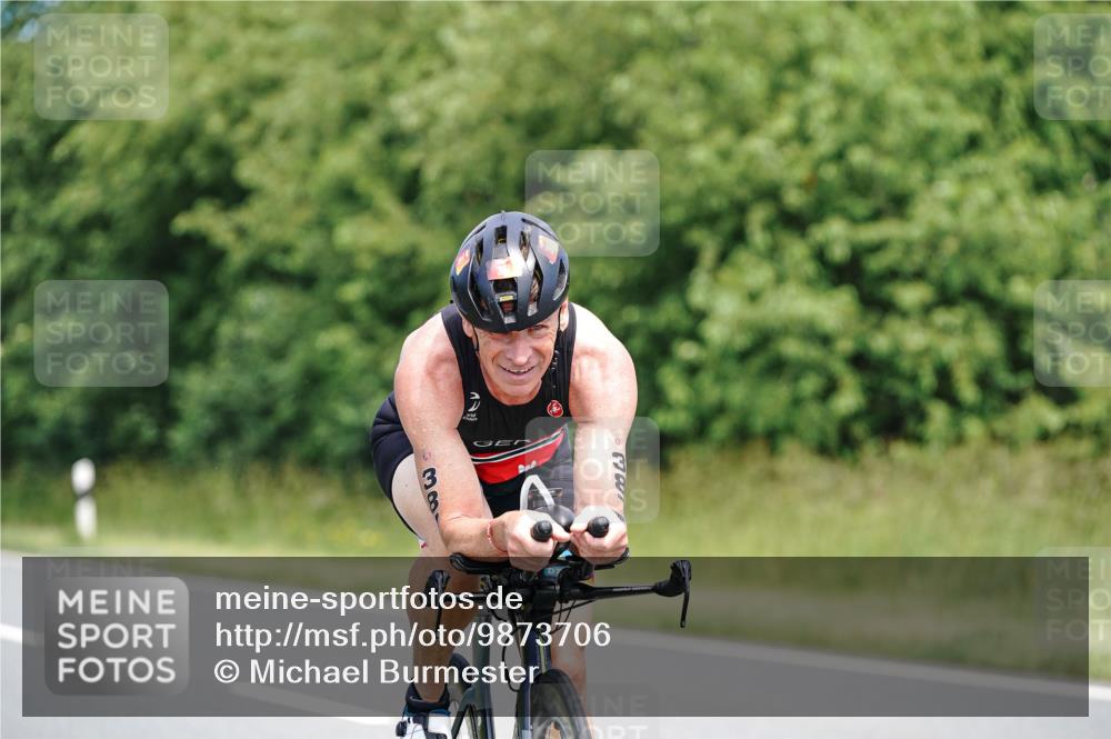 21.06.2026 - Viking Triathlon Michael Burmester http://msf.ph/oto/9873706 21.06.2026 12:50:47 Radfahren 26, 190, 211, 261, 326, 387, 463, 556 meine-sportfotos.de