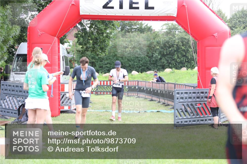 21.06.2026 - 29. Vierlanden-Triathlon Andreas Tolksdorf http://msf.ph/oto/9873709 21.06.2026 11:03:11 Ziel 312, 312 meine-sportfotos.de