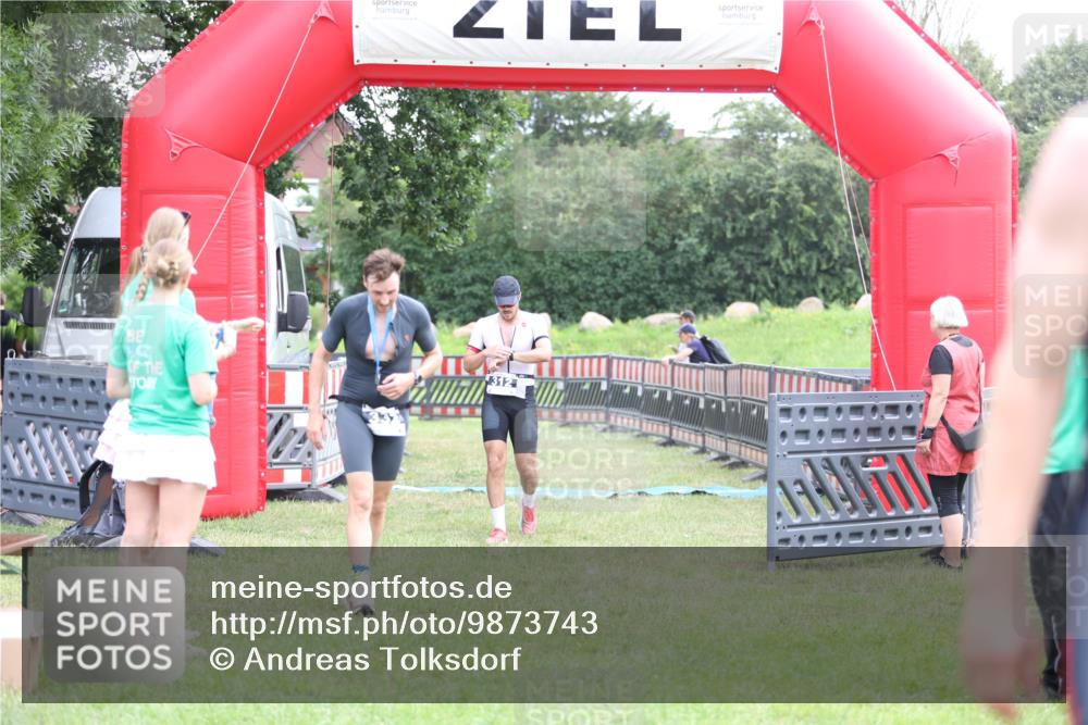 21.06.2026 - 29. Vierlanden-Triathlon Andreas Tolksdorf http://msf.ph/oto/9873743 21.06.2026 11:03:11 Ziel 312, 312 meine-sportfotos.de