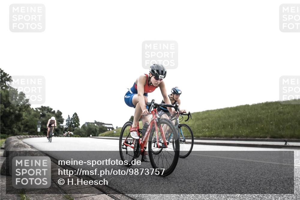 21.06.2026 - 29. Vierlanden-Triathlon H.Heesch http://msf.ph/oto/9873757 21.06.2026 12:33:30 Radfahren 1000, 1003, 1017 meine-sportfotos.de