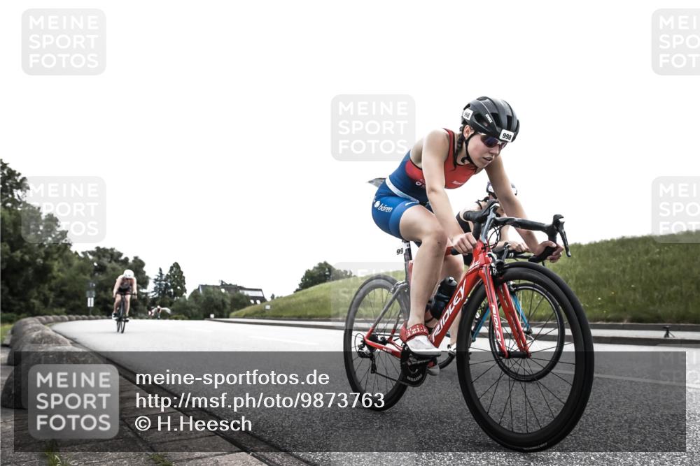 21.06.2026 - 29. Vierlanden-Triathlon H.Heesch http://msf.ph/oto/9873763 21.06.2026 12:33:30 Radfahren 1000, 1003, 1017 meine-sportfotos.de