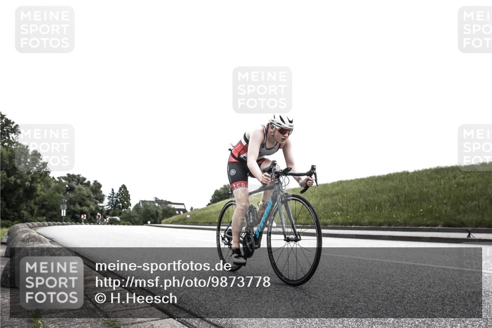 21.06.2026 - 29. Vierlanden-Triathlon H.Heesch http://msf.ph/oto/9873778 21.06.2026 12:33:31 Radfahren 1000, 1003, 1017 meine-sportfotos.de