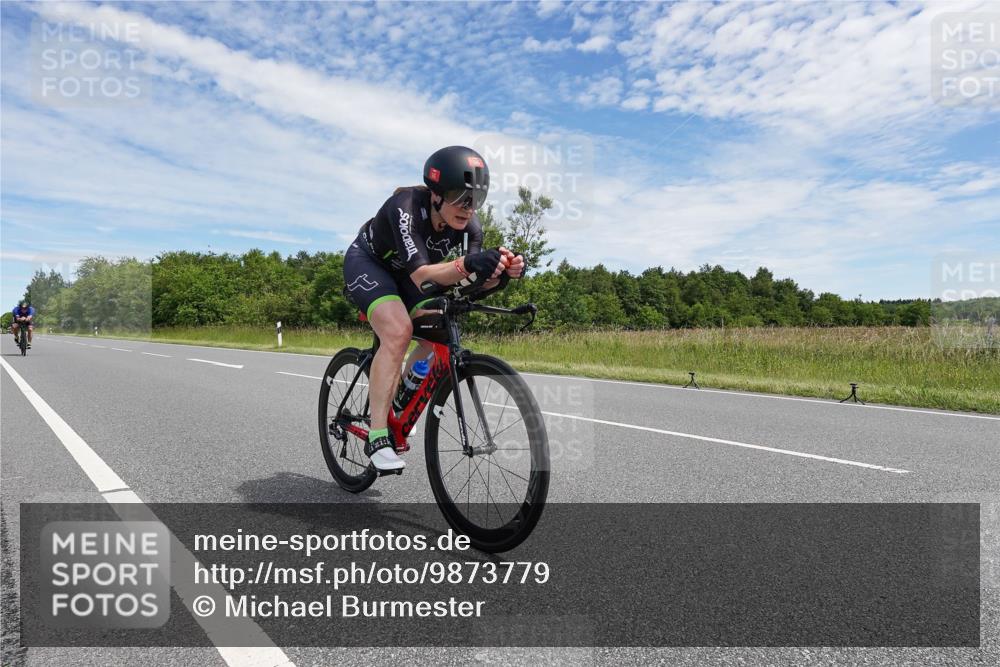 21.06.2026 - Viking Triathlon Michael Burmester http://msf.ph/oto/9873779 21.06.2026 12:43:44 Radfahren 30, 41, 51, 86, 225, 234, 258, 279, 343, 374, 388, 508, 509, 563, 605, 645, 668 meine-sportfotos.de
