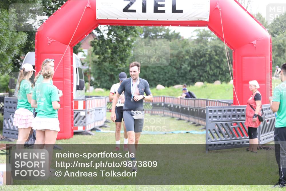 21.06.2026 - 29. Vierlanden-Triathlon Andreas Tolksdorf http://msf.ph/oto/9873809 21.06.2026 11:03:12 Ziel 312, 312 meine-sportfotos.de