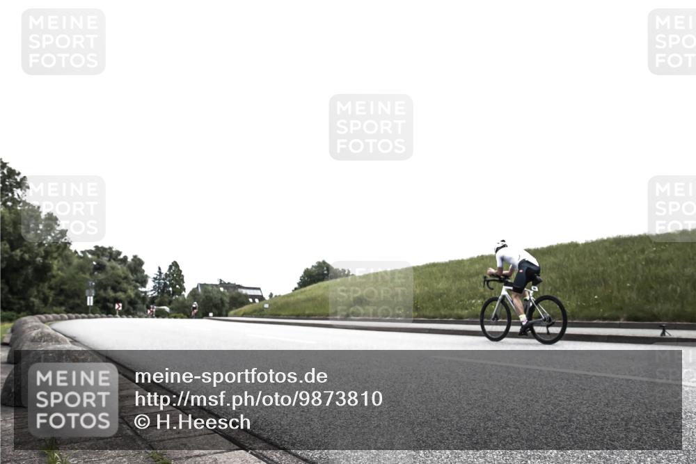 21.06.2026 - 29. Vierlanden-Triathlon H.Heesch http://msf.ph/oto/9873810 21.06.2026 12:34:11 Radfahren 929 meine-sportfotos.de