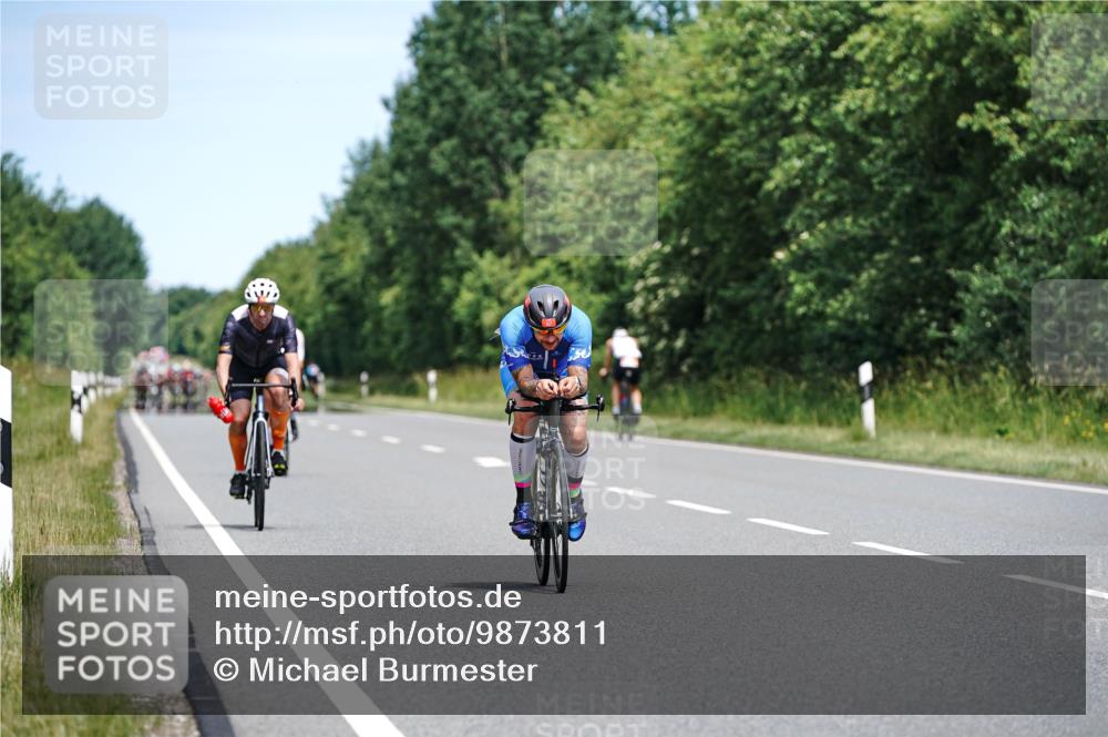 21.06.2026 - Viking Triathlon Michael Burmester http://msf.ph/oto/9873811 21.06.2026 12:52:06 Radfahren 90, 252, 252, 401 meine-sportfotos.de