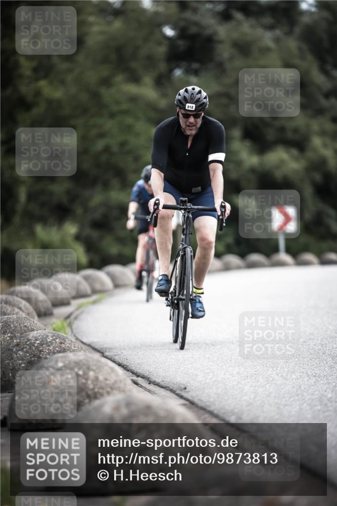 21.06.2026 - 29. Vierlanden-Triathlon H.Heesch http://msf.ph/oto/9873813 21.06.2026 12:15:55 Radfahren 818, 833, 852 meine-sportfotos.de