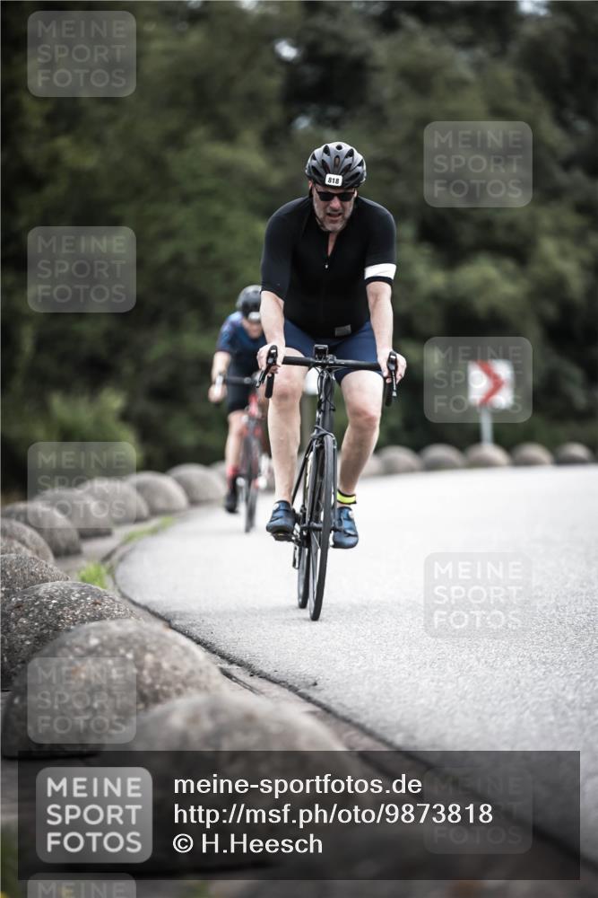 21.06.2026 - 29. Vierlanden-Triathlon H.Heesch http://msf.ph/oto/9873818 21.06.2026 12:15:55 Radfahren 818, 833, 852 meine-sportfotos.de
