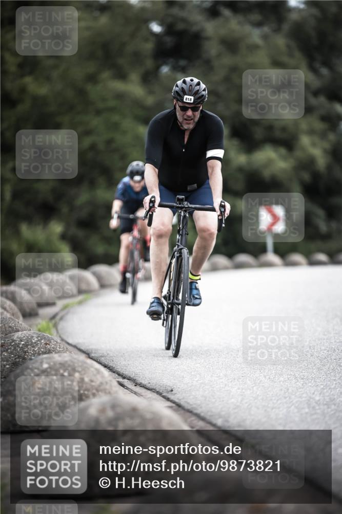 21.06.2026 - 29. Vierlanden-Triathlon H.Heesch http://msf.ph/oto/9873821 21.06.2026 12:15:55 Radfahren 818, 833, 852 meine-sportfotos.de