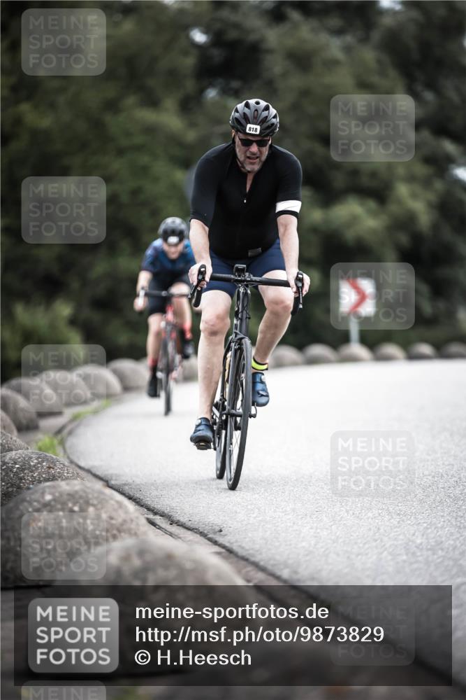 21.06.2026 - 29. Vierlanden-Triathlon H.Heesch http://msf.ph/oto/9873829 21.06.2026 12:15:55 Radfahren 818, 833, 852 meine-sportfotos.de