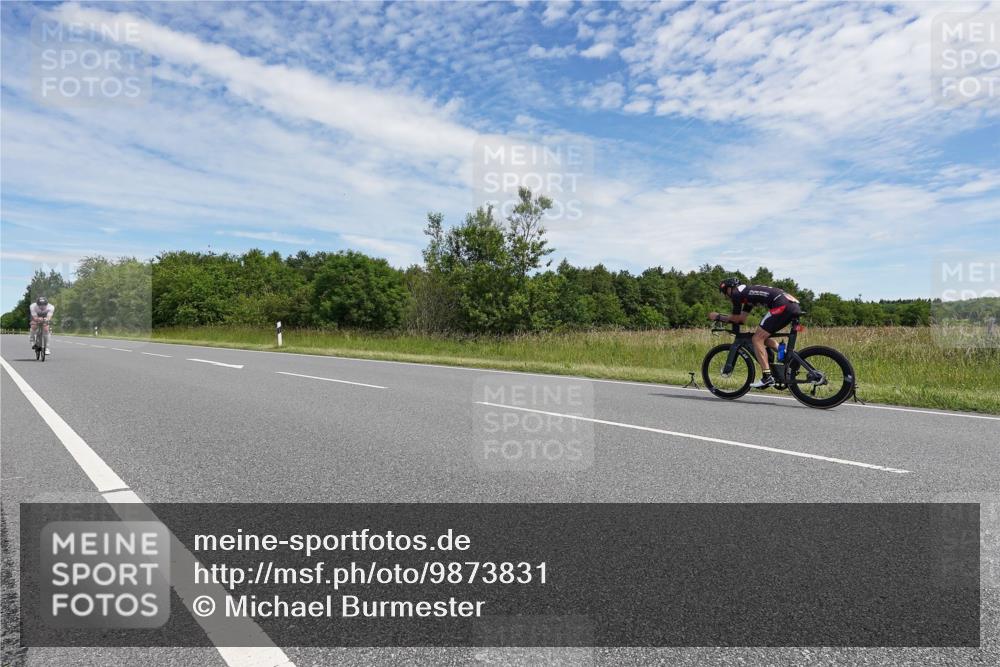 21.06.2026 - Viking Triathlon Michael Burmester http://msf.ph/oto/9873831 21.06.2026 12:44:07 Radfahren 225, 347, 350, 372, 465, 470, 475, 576 meine-sportfotos.de