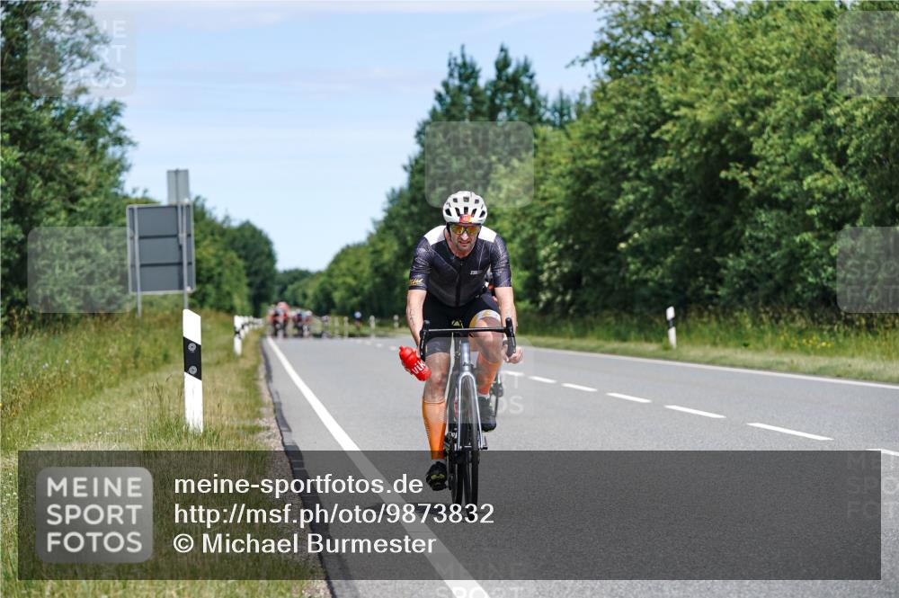21.06.2026 - Viking Triathlon Michael Burmester http://msf.ph/oto/9873832 21.06.2026 12:52:09 Radfahren 90, 198, 252, 252, 401, 619 meine-sportfotos.de
