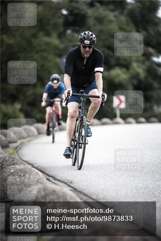 21.06.2026 - 29. Vierlanden-Triathlon H.Heesch http://msf.ph/oto/9873833 21.06.2026 12:15:55 Radfahren 818, 833, 852 meine-sportfotos.de