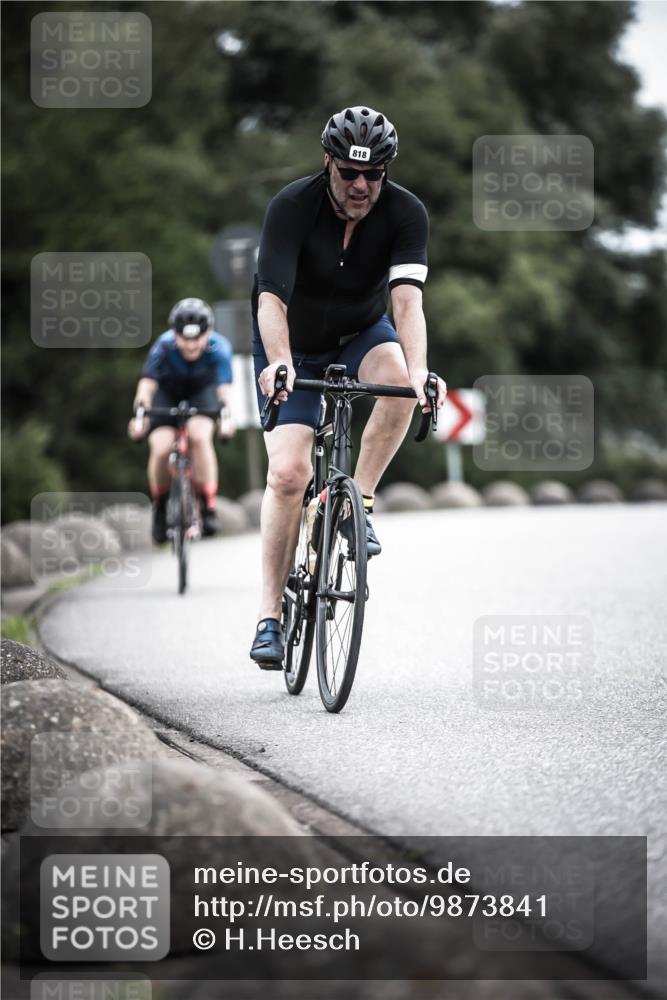 21.06.2026 - 29. Vierlanden-Triathlon H.Heesch http://msf.ph/oto/9873841 21.06.2026 12:15:56 Radfahren 818, 833, 852 meine-sportfotos.de