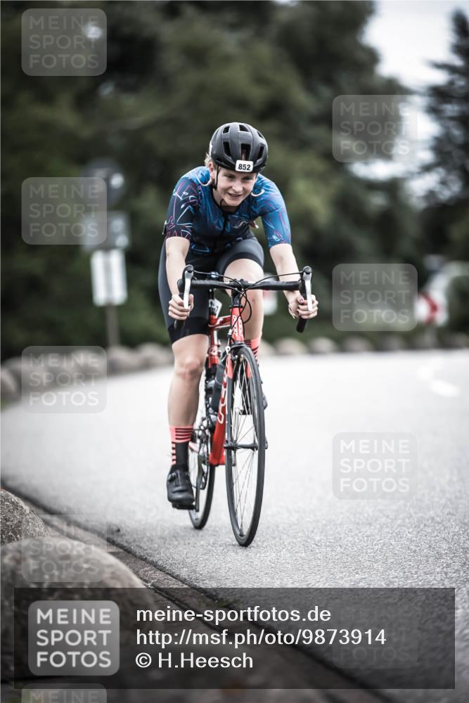 21.06.2026 - 29. Vierlanden-Triathlon H.Heesch http://msf.ph/oto/9873914 21.06.2026 12:15:57 Radfahren 818, 833, 852 meine-sportfotos.de