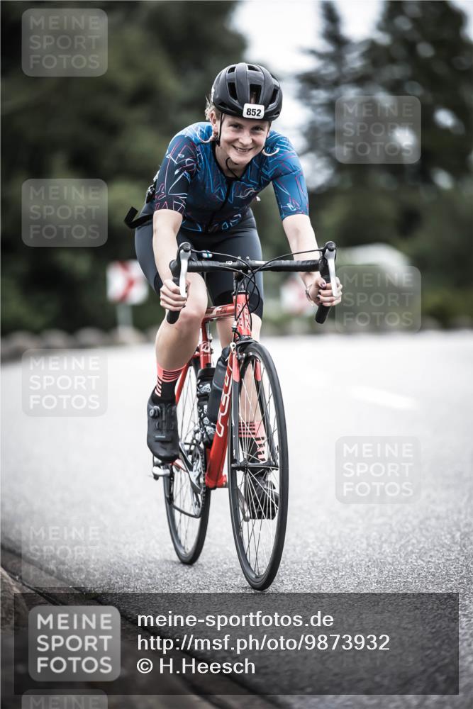 21.06.2026 - 29. Vierlanden-Triathlon H.Heesch http://msf.ph/oto/9873932 21.06.2026 12:15:57 Radfahren 818, 833, 852 meine-sportfotos.de