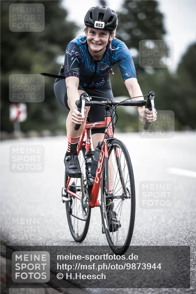 21.06.2026 - 29. Vierlanden-Triathlon H.Heesch http://msf.ph/oto/9873944 21.06.2026 12:15:58 Radfahren 818, 852 meine-sportfotos.de