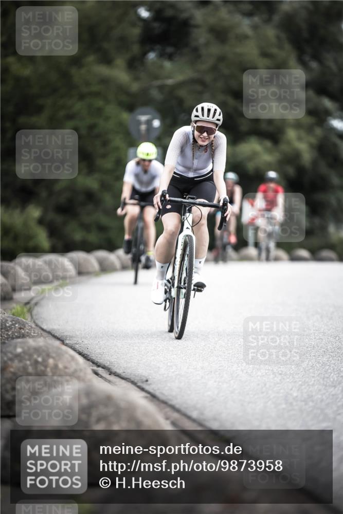 21.06.2026 - 29. Vierlanden-Triathlon H.Heesch http://msf.ph/oto/9873958 21.06.2026 12:16:08 Radfahren 834, 837, 856, 861 meine-sportfotos.de