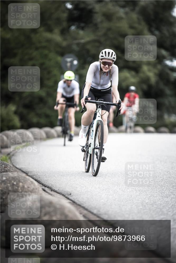 21.06.2026 - 29. Vierlanden-Triathlon H.Heesch http://msf.ph/oto/9873966 21.06.2026 12:16:08 Radfahren 834, 837, 856, 861 meine-sportfotos.de