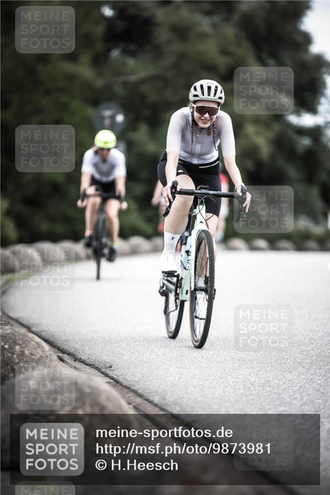 21.06.2026 - 29. Vierlanden-Triathlon H.Heesch http://msf.ph/oto/9873981 21.06.2026 12:16:08 Radfahren 834, 837, 856, 861 meine-sportfotos.de