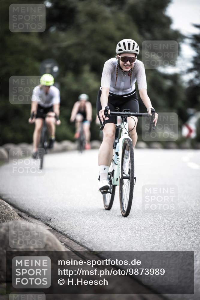21.06.2026 - 29. Vierlanden-Triathlon H.Heesch http://msf.ph/oto/9873989 21.06.2026 12:16:08 Radfahren 834, 837, 856, 861 meine-sportfotos.de