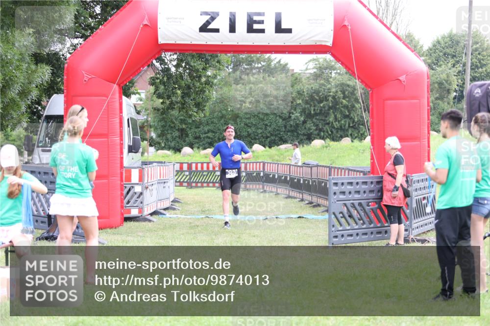 21.06.2026 - 29. Vierlanden-Triathlon Andreas Tolksdorf http://msf.ph/oto/9874013 21.06.2026 11:04:19 Ziel 360, 360 meine-sportfotos.de