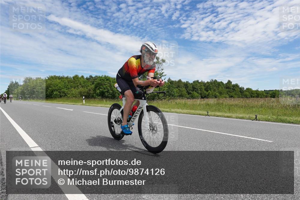 21.06.2026 - Viking Triathlon Michael Burmester http://msf.ph/oto/9874126 21.06.2026 12:46:35 Radfahren 16, 36, 105, 165, 178, 251, 364, 407, 439, 457, 457, 504, 546, 606, 629, 629, 634 meine-sportfotos.de