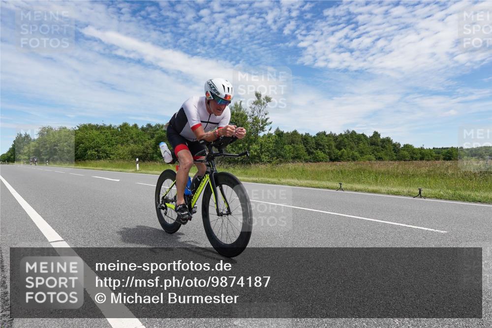 21.06.2026 - Viking Triathlon Michael Burmester http://msf.ph/oto/9874187 21.06.2026 12:46:52 Radfahren 16, 81, 165, 184, 364, 407, 530, 634 meine-sportfotos.de