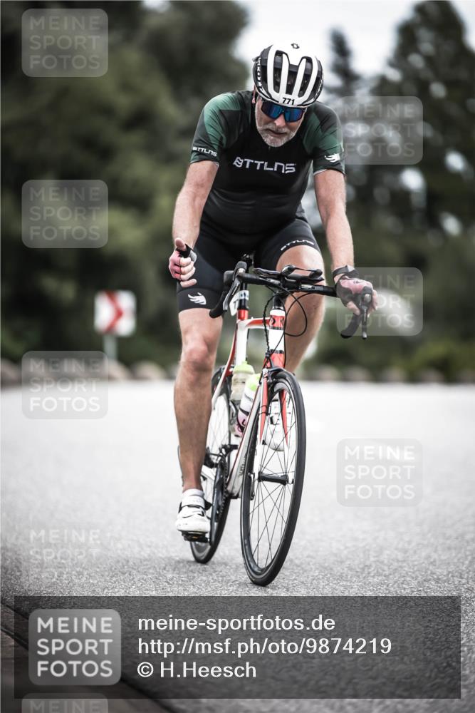21.06.2026 - 29. Vierlanden-Triathlon H.Heesch http://msf.ph/oto/9874219 21.06.2026 12:16:22 Radfahren 771, 820 meine-sportfotos.de