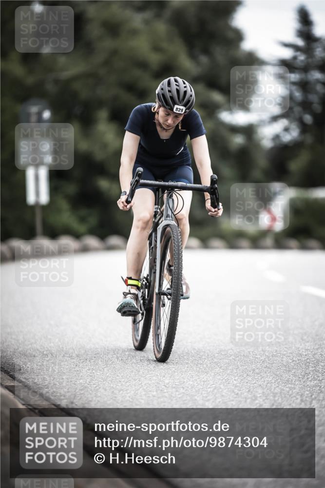 21.06.2026 - 29. Vierlanden-Triathlon H.Heesch http://msf.ph/oto/9874304 21.06.2026 12:16:46 Radfahren 805, 829 meine-sportfotos.de