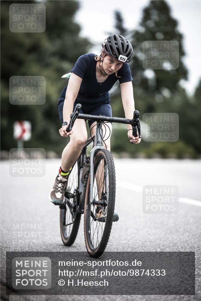 21.06.2026 - 29. Vierlanden-Triathlon H.Heesch http://msf.ph/oto/9874333 21.06.2026 12:16:47 Radfahren 805, 829 meine-sportfotos.de
