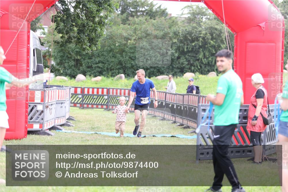 21.06.2026 - 29. Vierlanden-Triathlon Andreas Tolksdorf http://msf.ph/oto/9874400 21.06.2026 11:05:28 Ziel 346, 346 meine-sportfotos.de