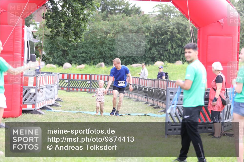 21.06.2026 - 29. Vierlanden-Triathlon Andreas Tolksdorf http://msf.ph/oto/9874413 21.06.2026 11:05:28 Ziel 346, 346 meine-sportfotos.de