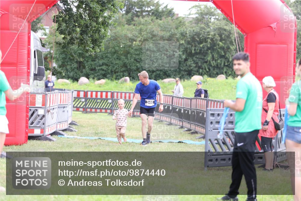 21.06.2026 - 29. Vierlanden-Triathlon Andreas Tolksdorf http://msf.ph/oto/9874440 21.06.2026 11:05:29 Ziel 346, 346 meine-sportfotos.de