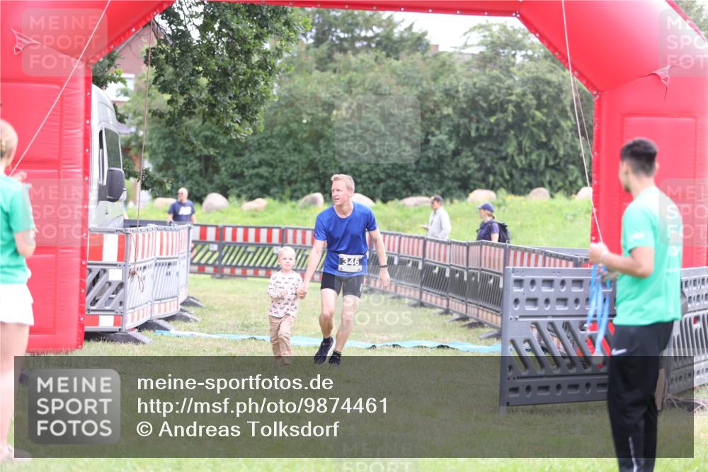 21.06.2026 - 29. Vierlanden-Triathlon Andreas Tolksdorf http://msf.ph/oto/9874461 21.06.2026 11:05:30 Ziel 346, 346 meine-sportfotos.de