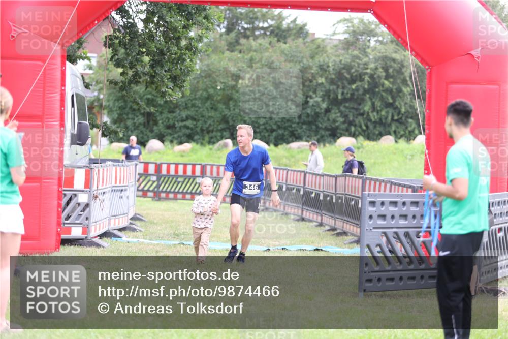 21.06.2026 - 29. Vierlanden-Triathlon Andreas Tolksdorf http://msf.ph/oto/9874466 21.06.2026 11:05:30 Ziel 346, 346 meine-sportfotos.de