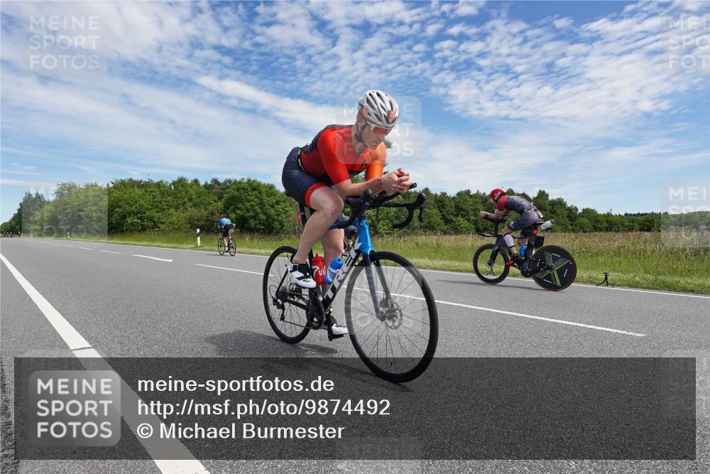 21.06.2026 - Viking Triathlon Michael Burmester http://msf.ph/oto/9874492 21.06.2026 12:50:54 Radfahren 190, 326, 387, 463, 556 meine-sportfotos.de