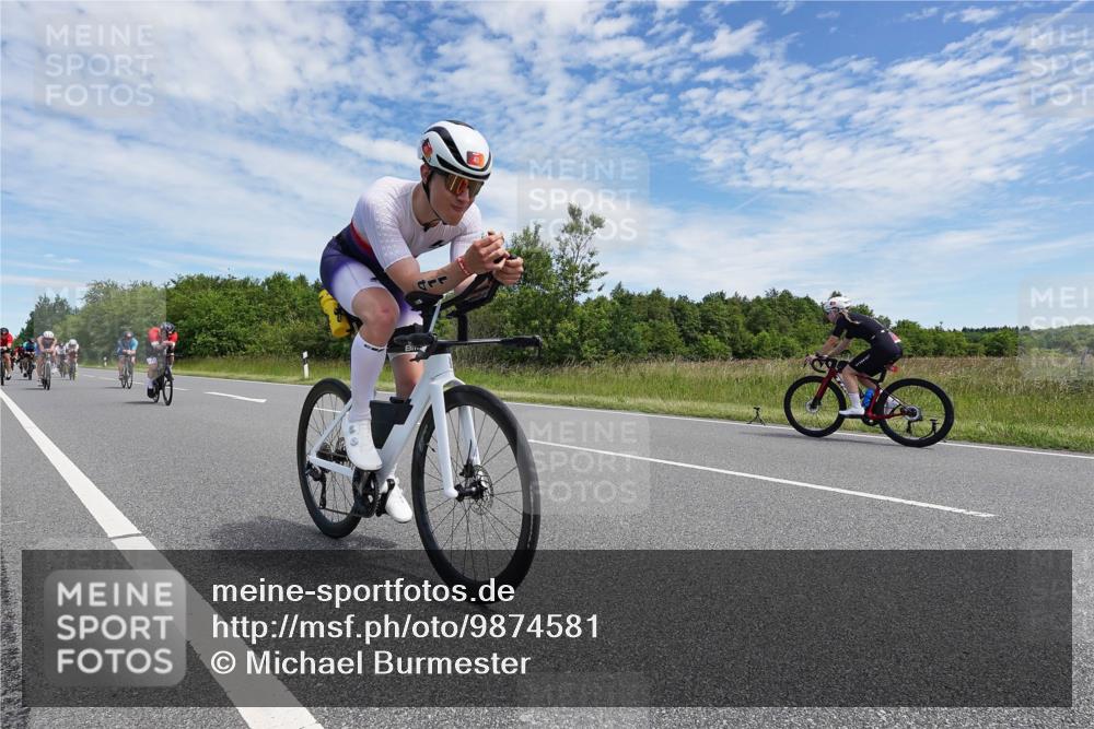 21.06.2026 - Viking Triathlon Michael Burmester http://msf.ph/oto/9874581 21.06.2026 12:52:33 Radfahren 63, 64, 75, 87, 89, 95, 118, 162, 198, 252, 411, 459, 460, 464, 490, 522, 552, 619 meine-sportfotos.de